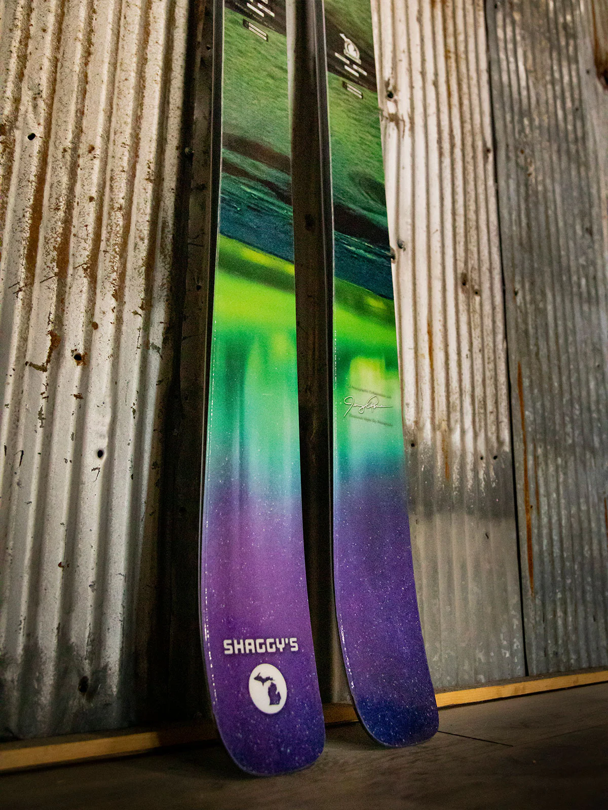 Limited Edition Northern Lights V3 Skis - Image 4
